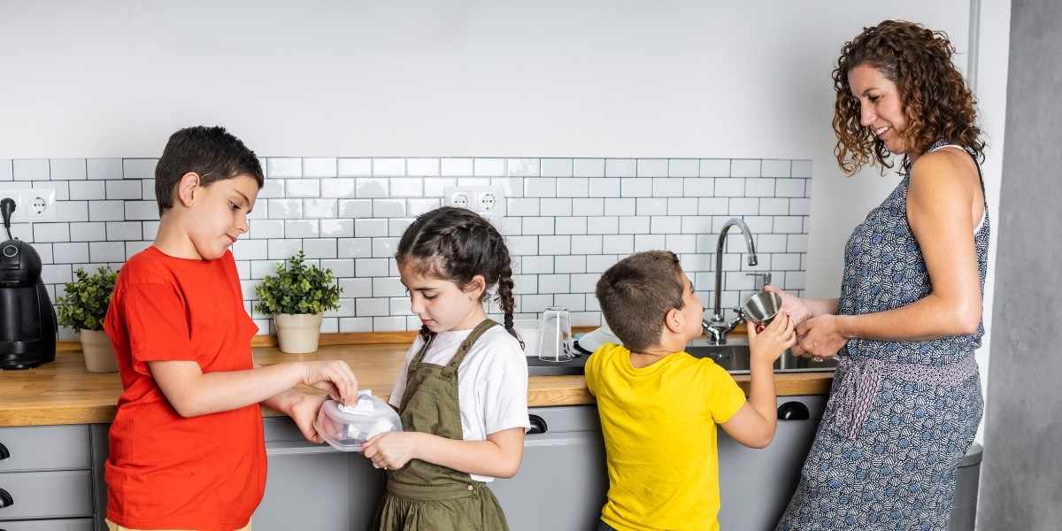 5 conseils pour que votre enfant vous aide à la maison | GoStudent